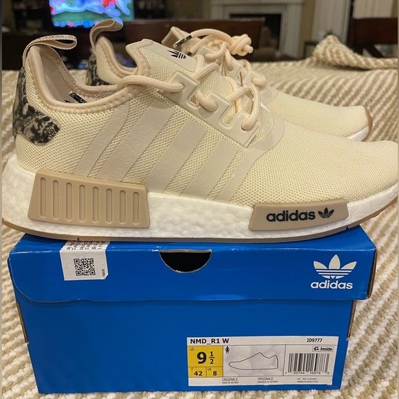 Women’s Adidas NMD-R1 “snakeskin” - Picture 3 of 6